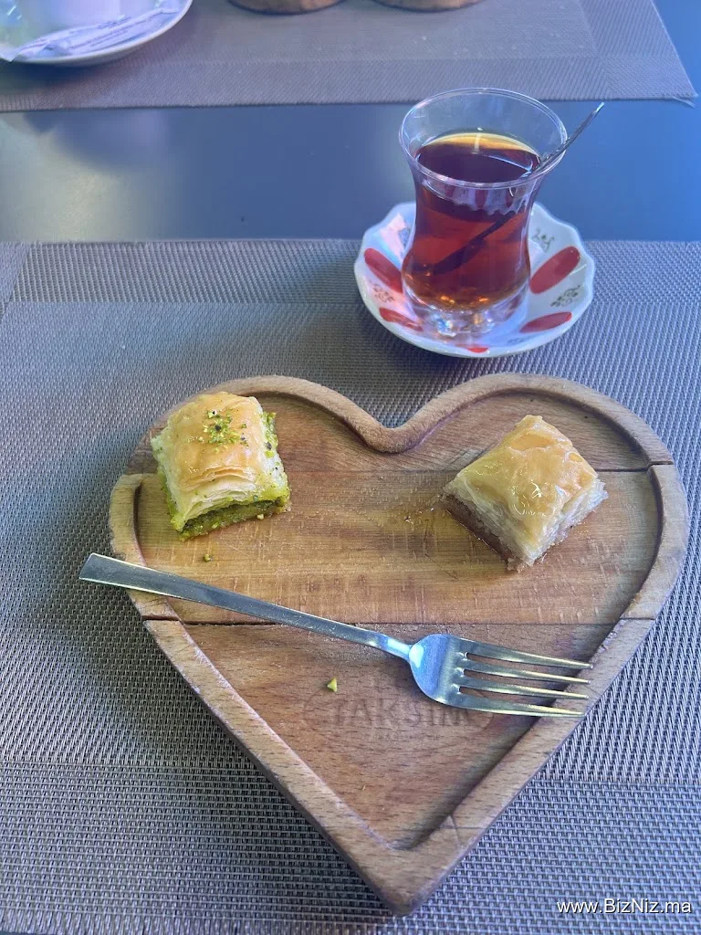 Taksim : Café & Restaurant