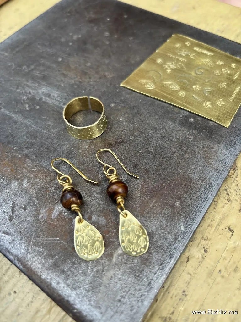 Brookolie Gifts & Jewelry Classes