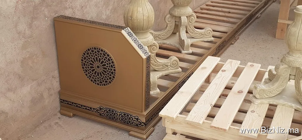 عزيزي للنجارة و نقش على الخشب