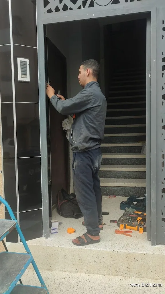 ELECTRO CHATER