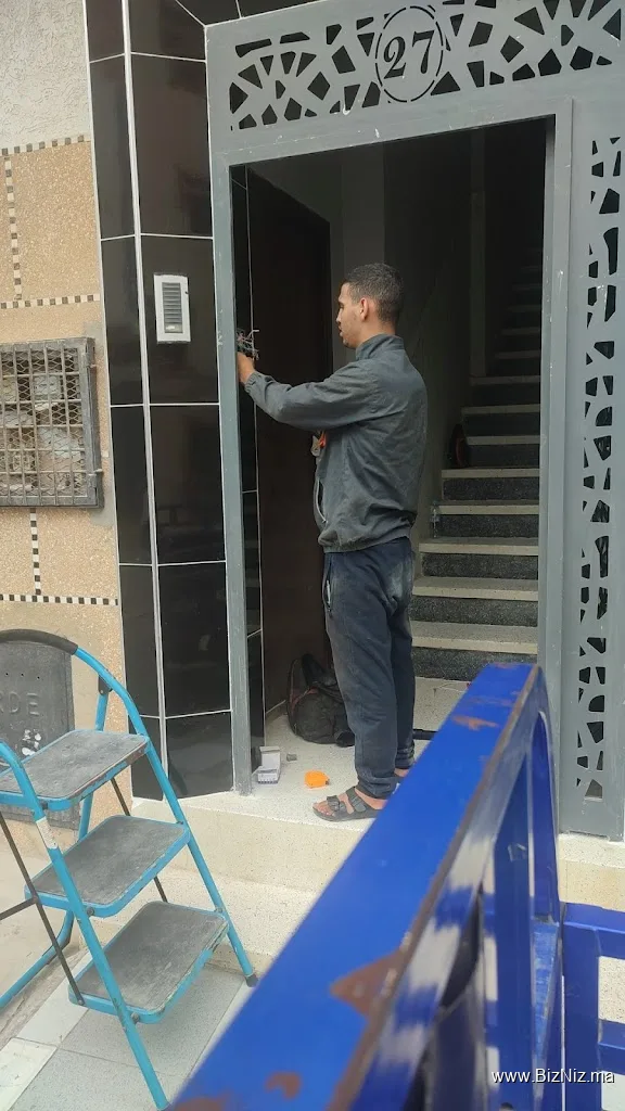 ELECTRO CHATER