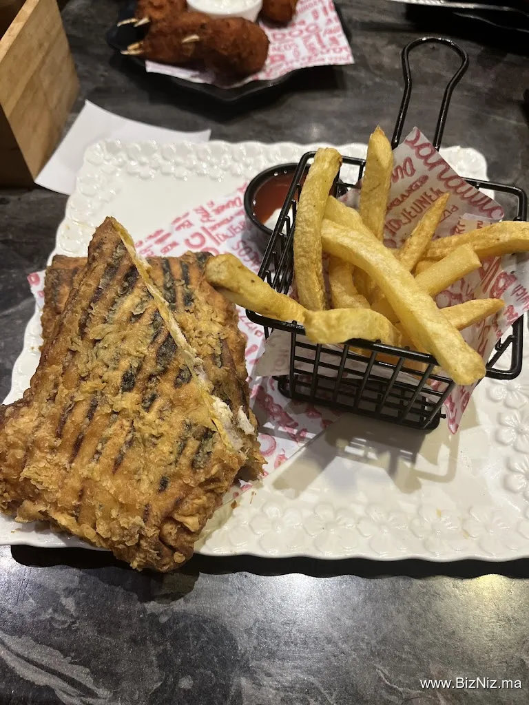Aji DouQ : Café & Restaurant