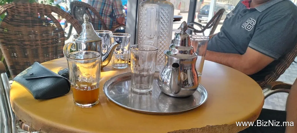 مقهى الاصدقاء