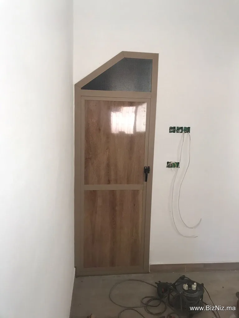 نجارة الأليمنيوم وتقطيع الزجاج وترميم مستلزمات المنزل