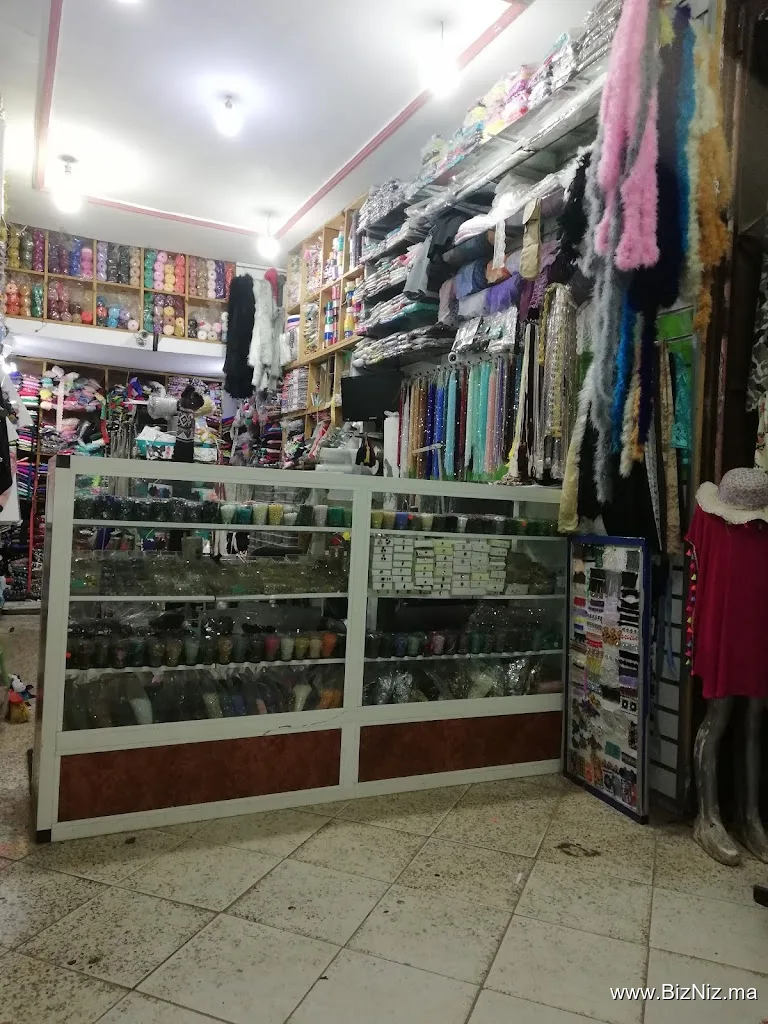 Chez OUNAS Pour Fournitures de couture et coupé et couture de vêtements