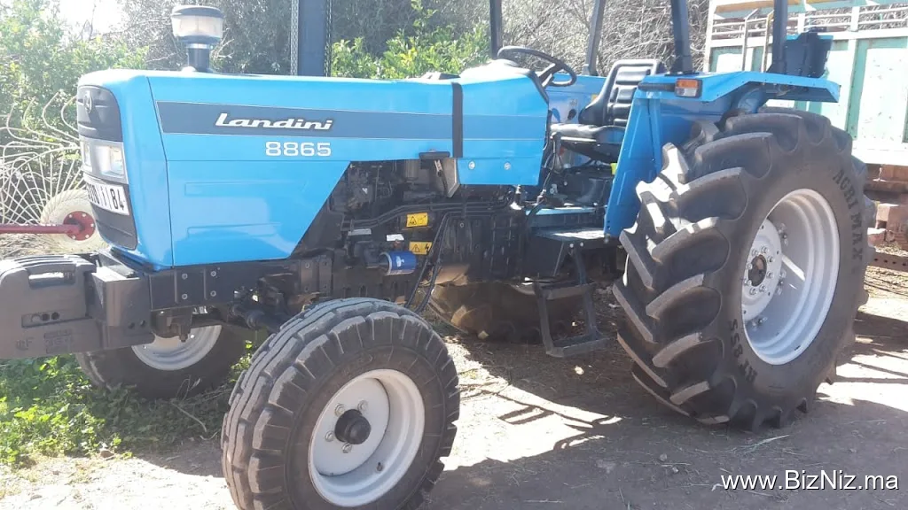 The center of buying and selling agricultural machinery
