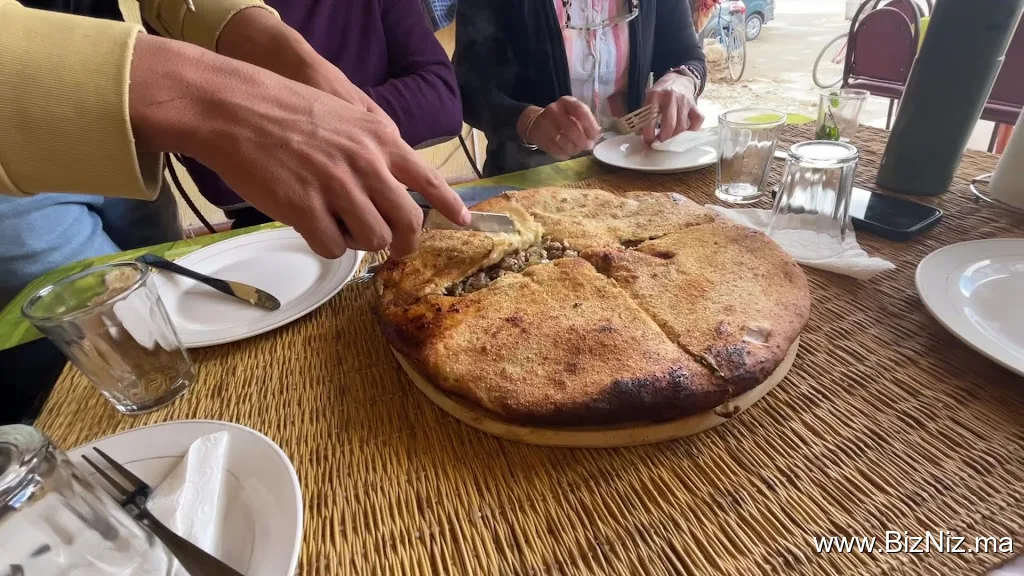 Friends café restaurant جبر الخواطر